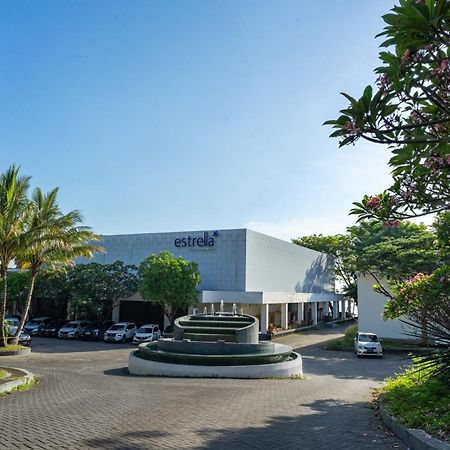 Estrella Hotel & Conference Luwuk Exterior foto