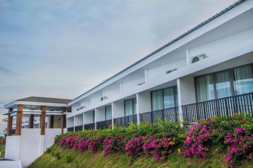 Estrella Hotel & Conference Luwuk Exterior foto