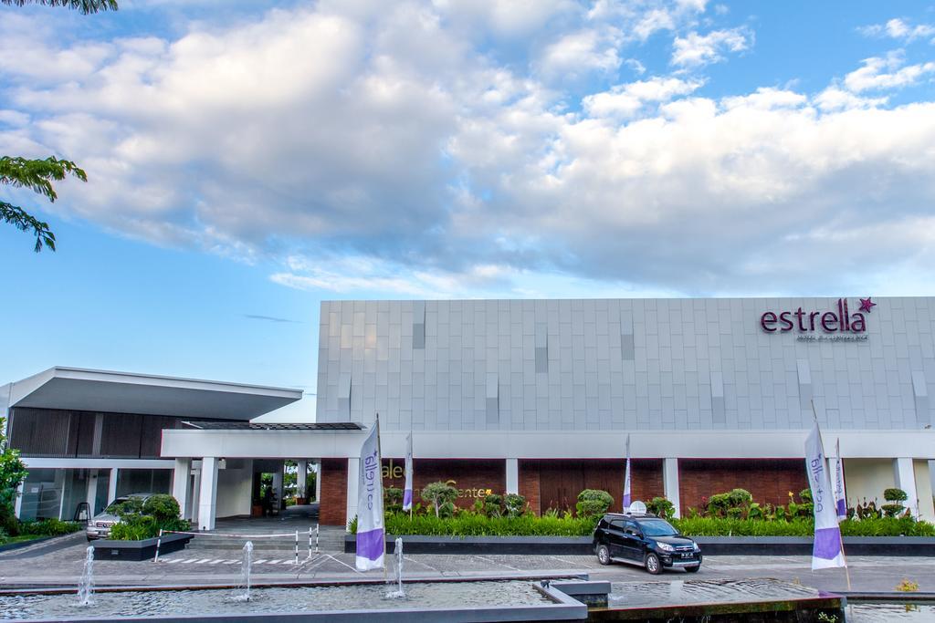 Estrella Hotel & Conference Luwuk Exterior foto